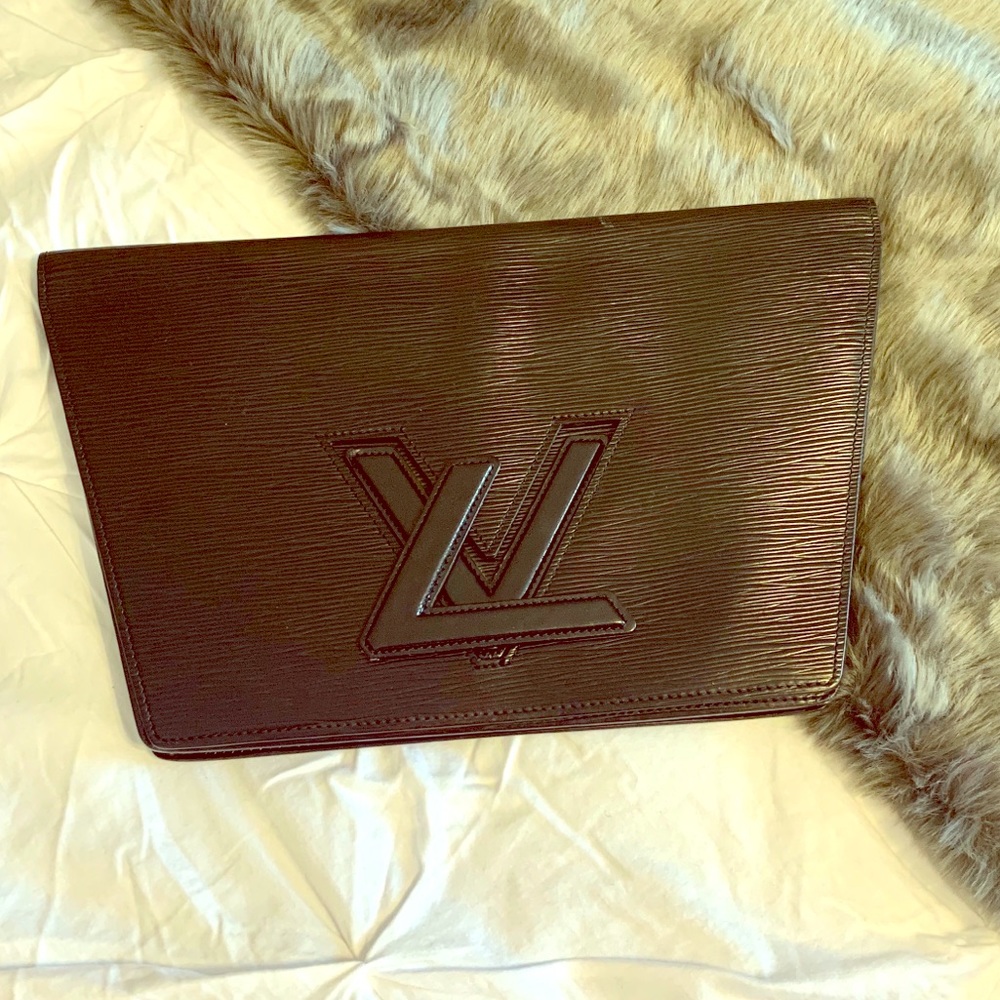 Vintage Authentic Louis Vuitton LV Epi Trapeze Trapezio Clutch Noir